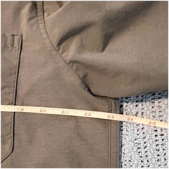 Men's Swiss Tech Button Up Tech Hiking Shirt Size L Grey Travel Gorpcore Preppy - Picture 5 of 13